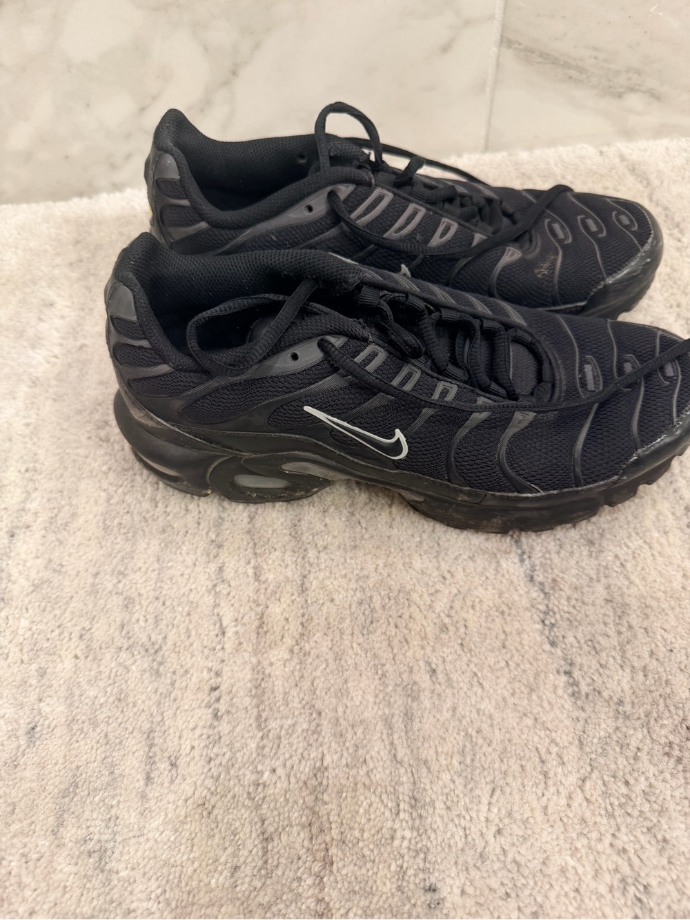 Nike Black Mesh Athletic Sneakers
